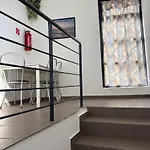 Beach Hostel Balatonboglar מלון דירות Balatonboglár