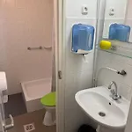 Beach Hostel Balatonboglar מלון דירות