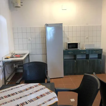 Beach Hostel Balatonboglar Aparthotel *