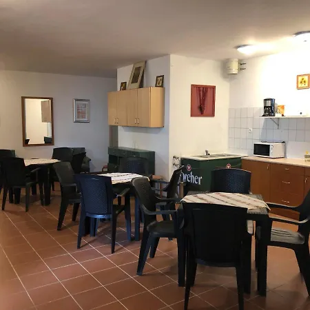 Beach Hostel Balatonboglar Lejlighedshotel Balatonboglár