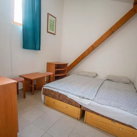 Beach Hostel Balatonboglar * Balatonboglár