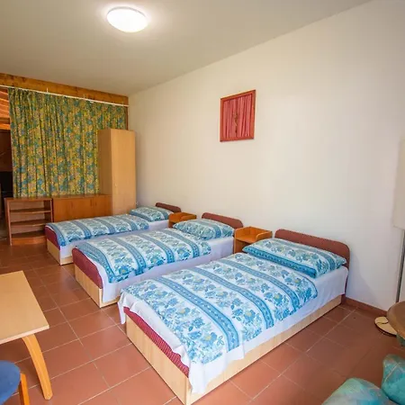 Aparthotel Beach Hostel Balatonboglar *