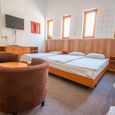 Beach Hostel Balatonboglar Lejlighedshotel Balatonboglár