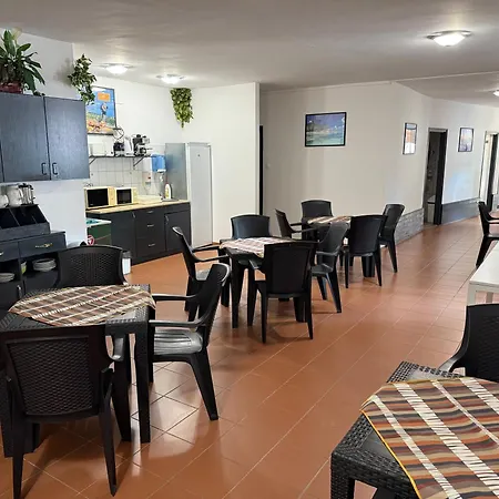 Beach Hostel Balatonboglar Appart hôtel