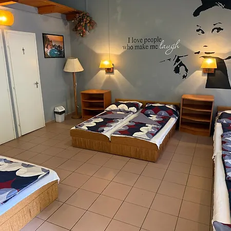 Beach Hostel Balatonboglar Appart hôtel *
