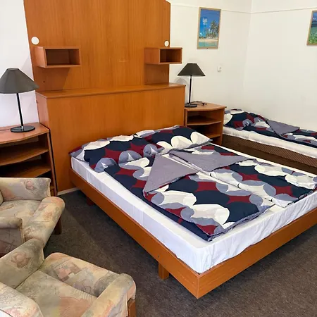 Beach Hostel Balatonboglar * Balatonboglár