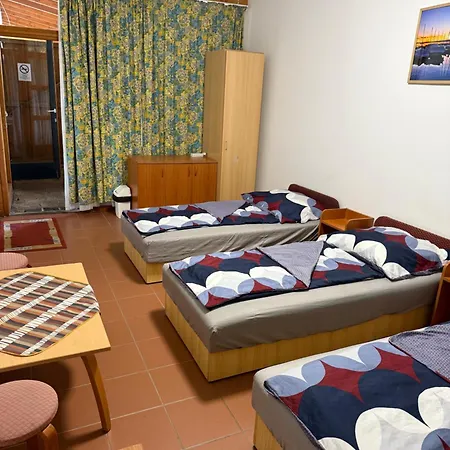 Aparthotel Beach Hostel Balatonboglar *